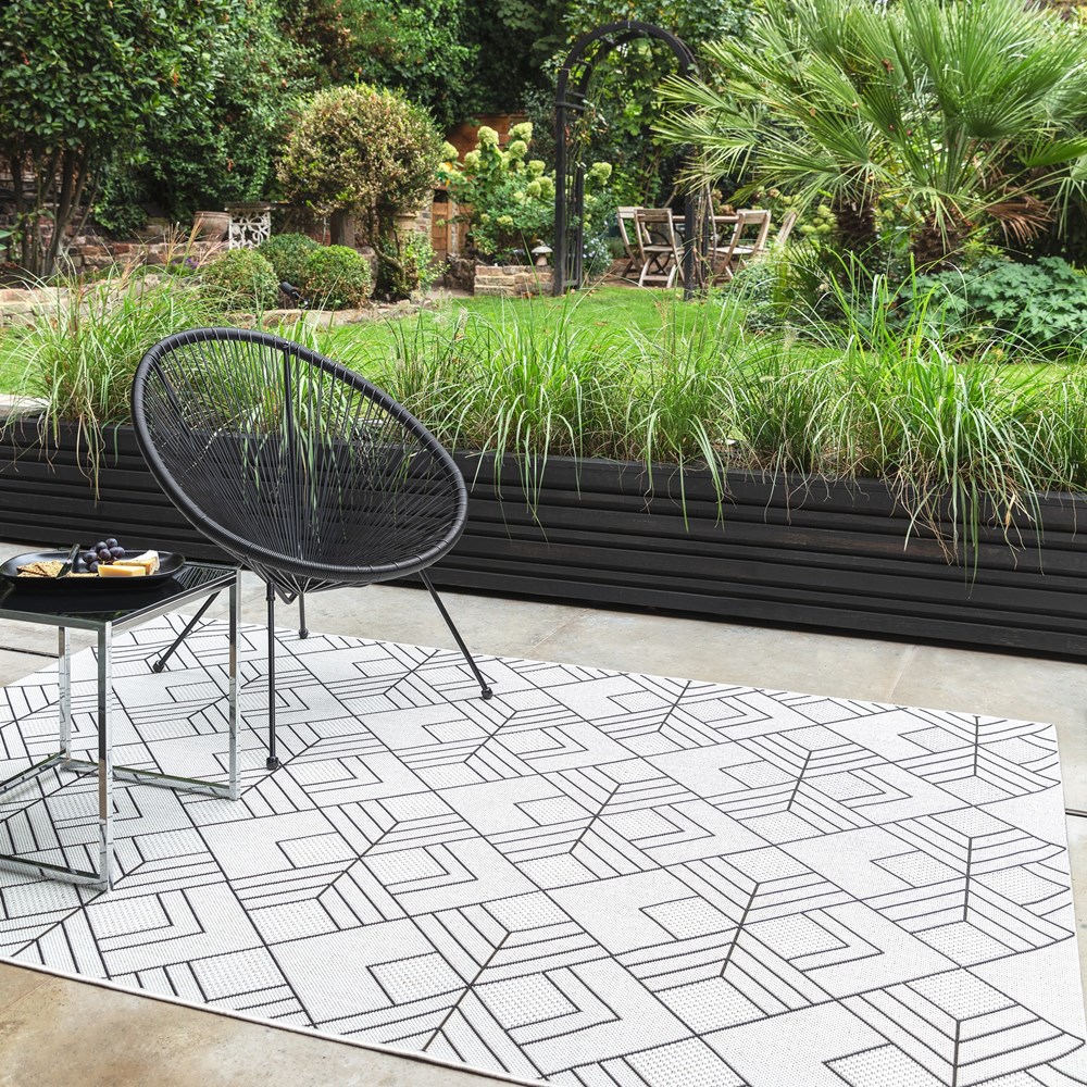 Patio Deco Geometric PAT16 Outdoor Rugs in Ivory Black